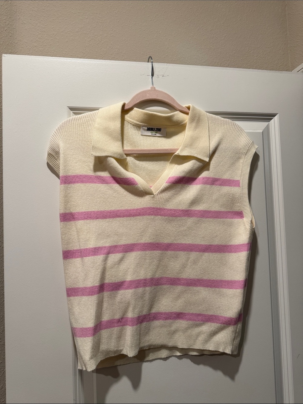Double Zero Cream with Pink Striped V-Neck Sleeveless Sweater